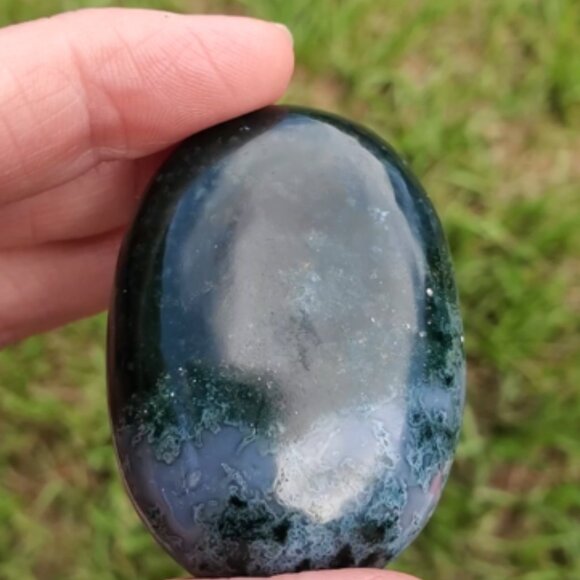 Moss Agate Palm Pillow Stone (GH1) - Picture 4 of 5